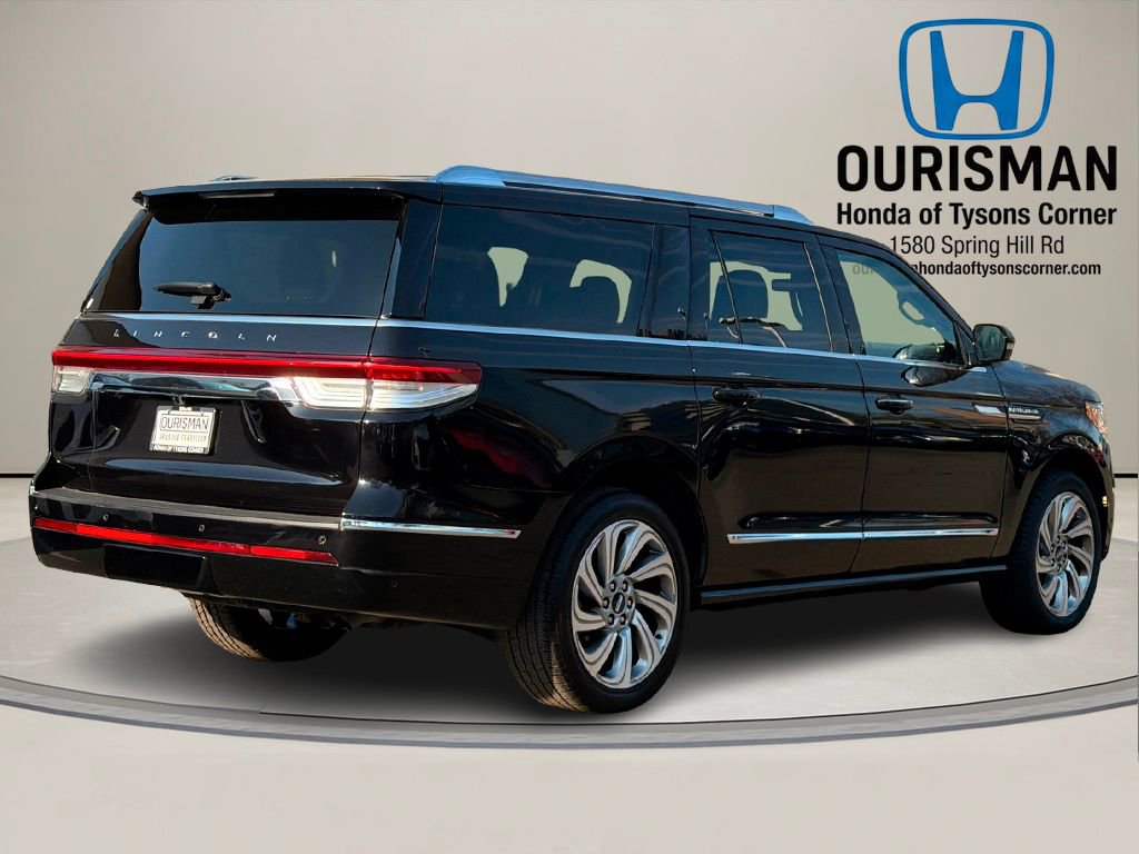 Used 2022 Lincoln Navigator L Reserve image 3