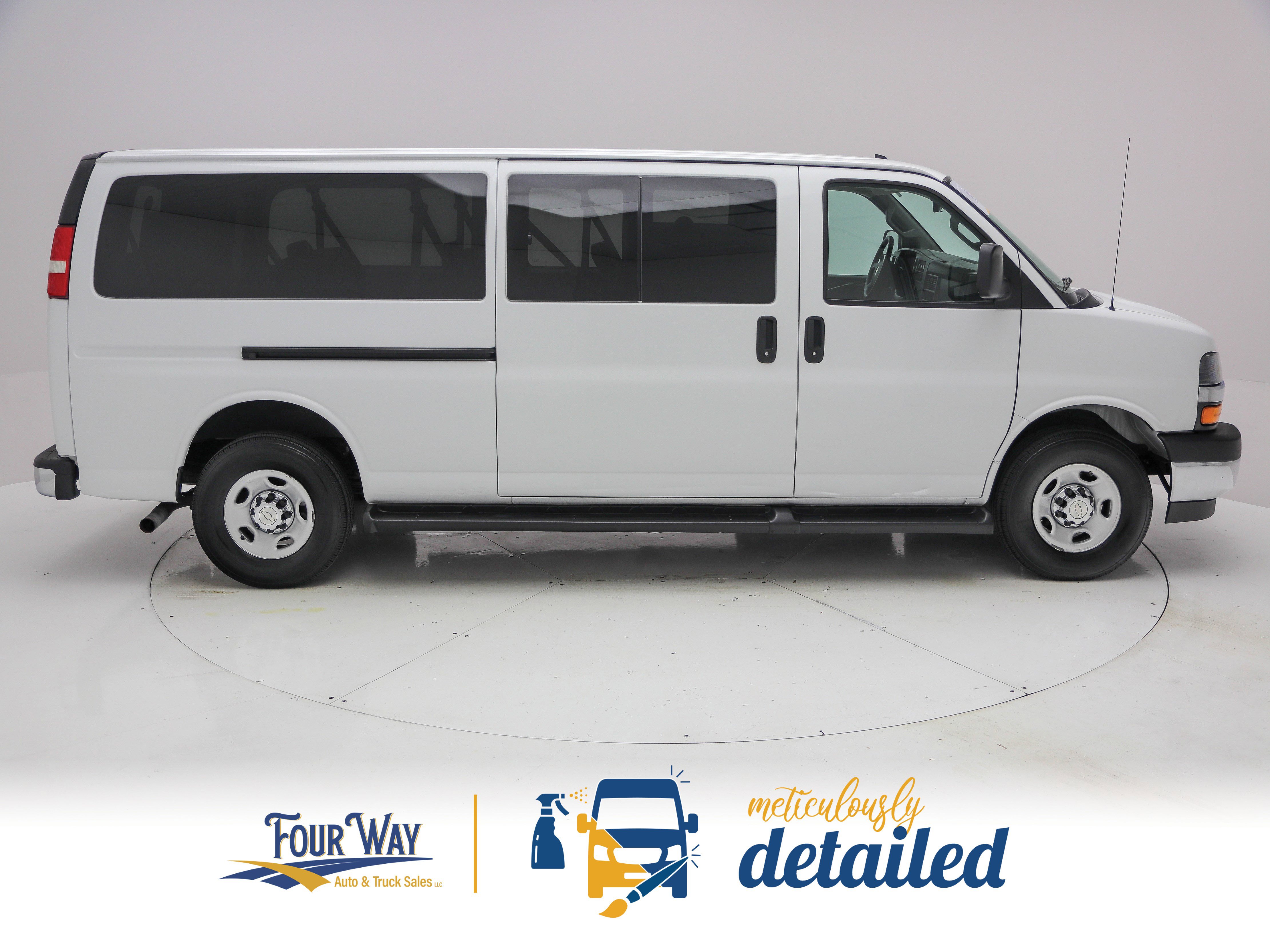 Used 2019 Chevrolet Express 3500 LT w/ LT Preferred Equipment Group RWD image 2