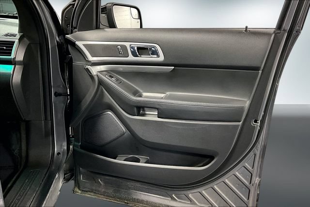 Used 2013 Ford Explorer XLT FWD image 25