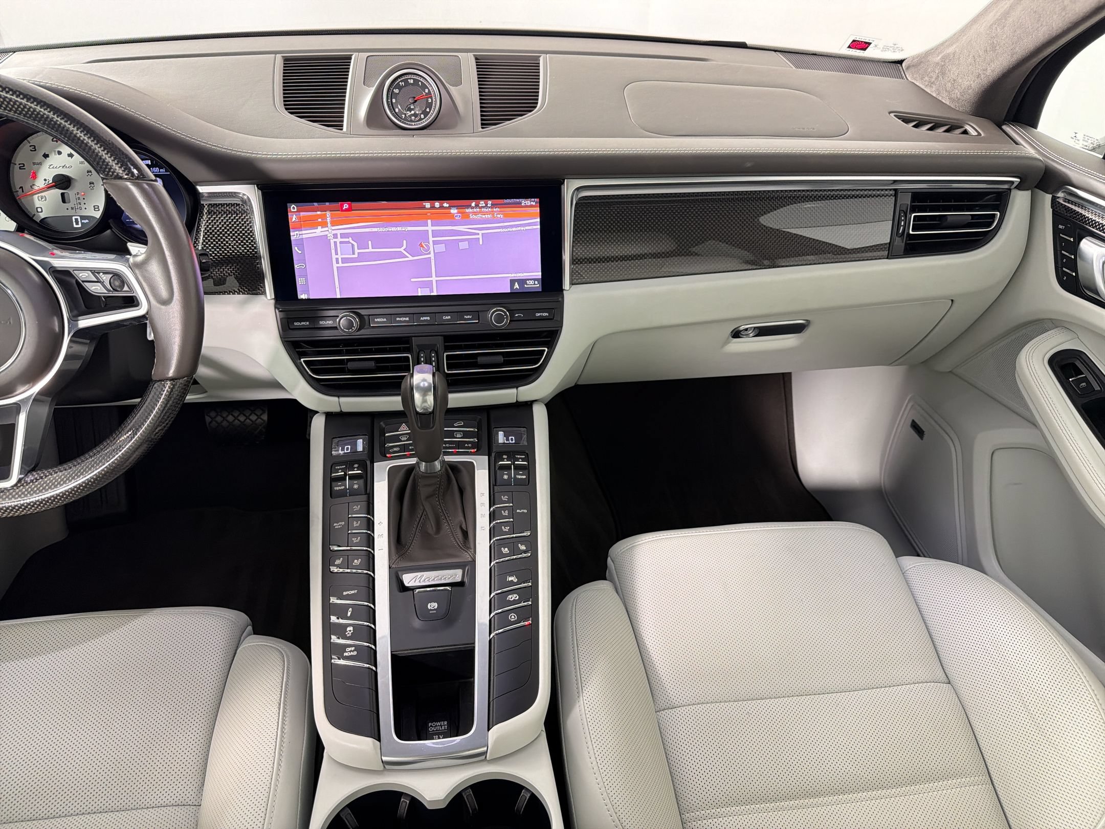 Certified 2021 Porsche Macan Turbo w/ Premium Package Plus (PF0) AWD/4WD image 28