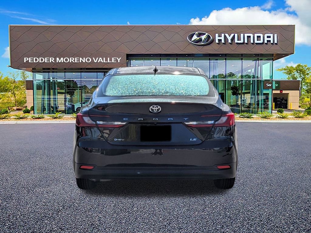 Used 2025 Toyota Camry LE image 5