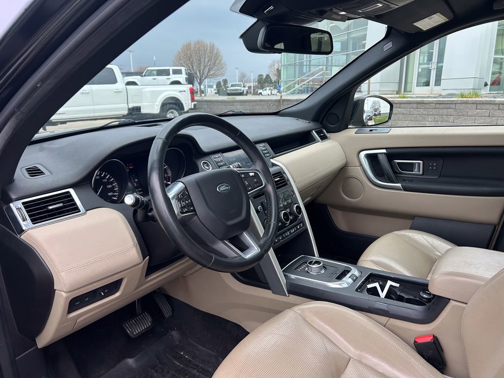 Used 2016 Land Rover Discovery Sport HSE image 9