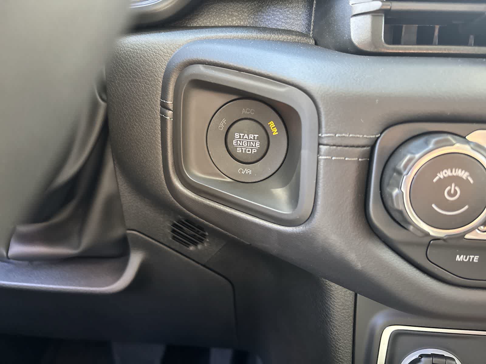 New 2026 Jeep Wrangler Unlimited Rubicon AWD/4WD image 17