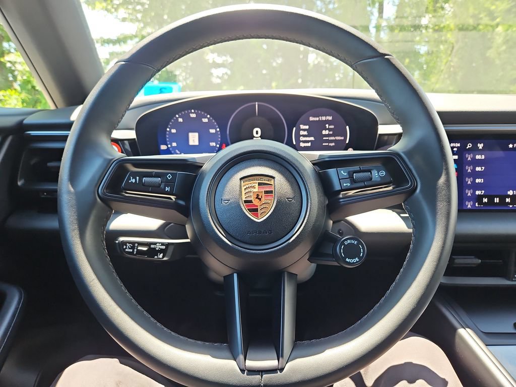 Certified 2025 Porsche Macan 4 Electric AWD/4WD image 35