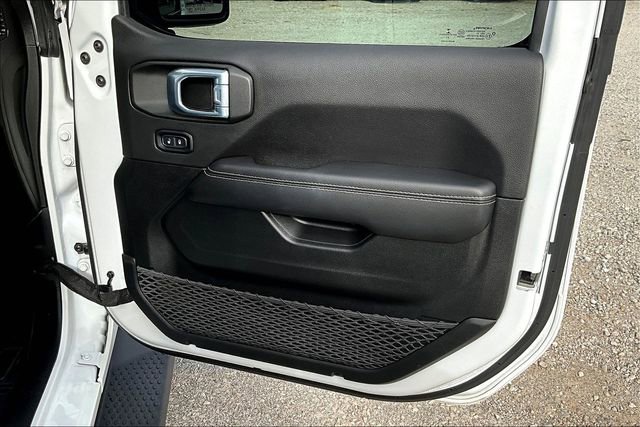 Used 2021 Jeep Wrangler Unlimited Sahara image 24