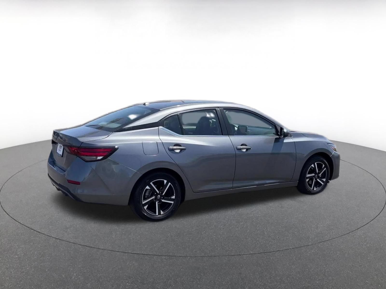 Used 2025 Nissan Sentra SV FWD image 12