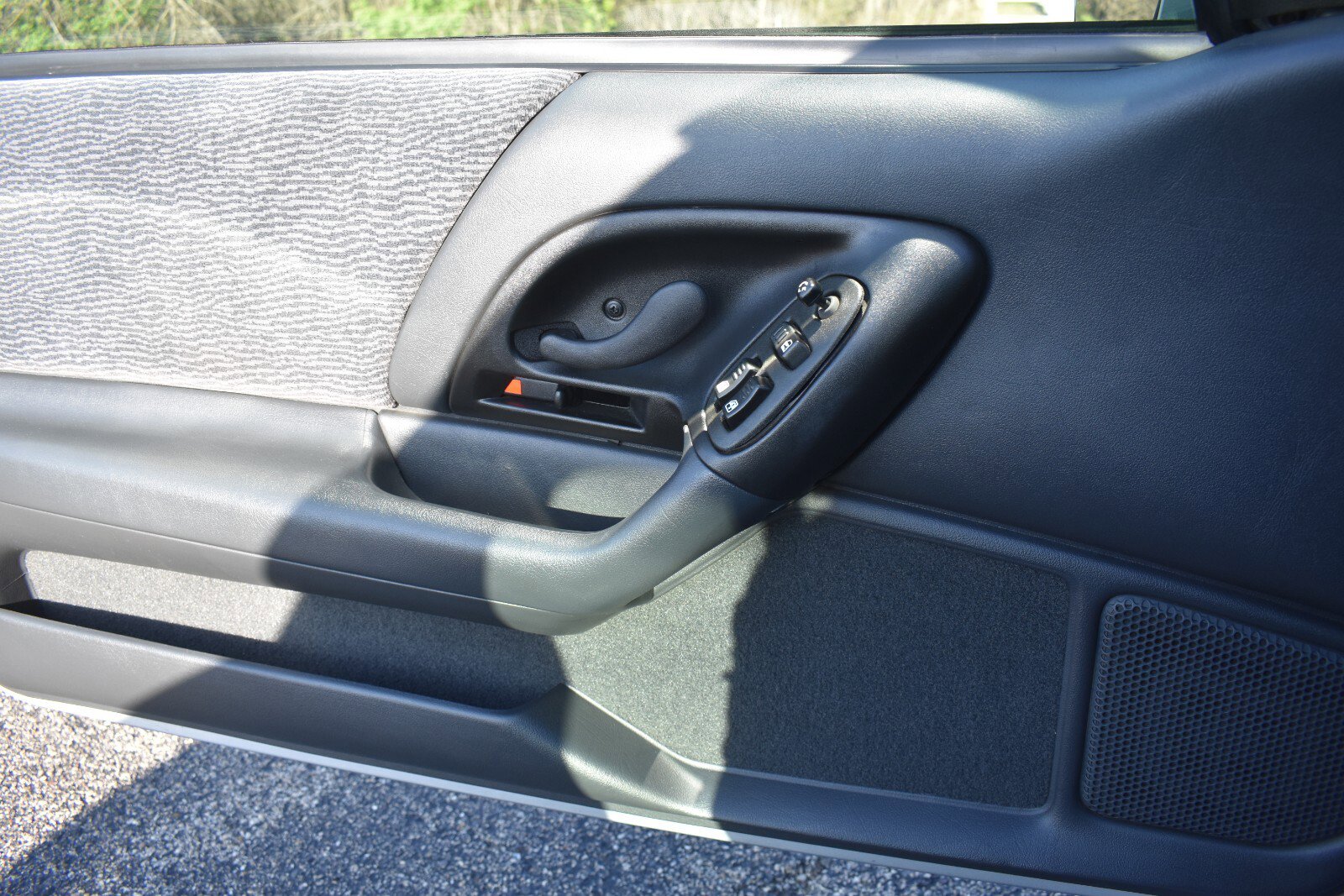 Used 1996 Chevrolet Camaro Z28 RWD image 25