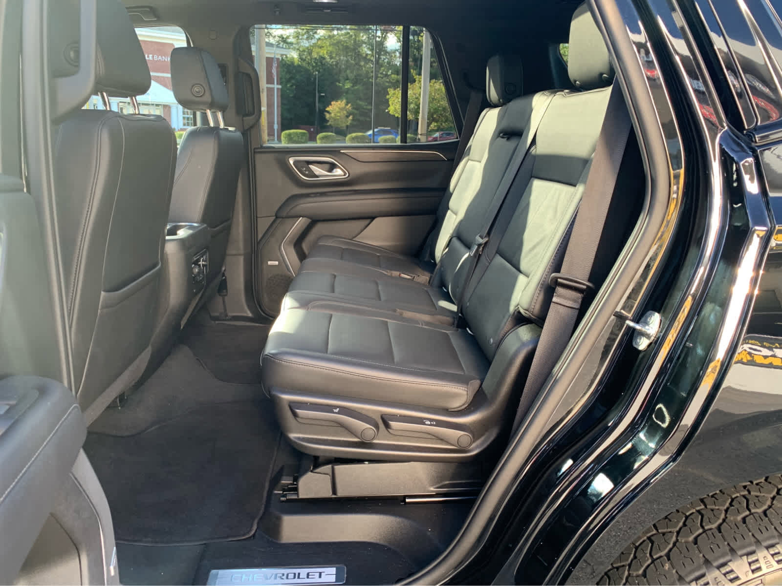 Used 2021 Chevrolet Tahoe Z71 w/ Z71 Signature Package image 22