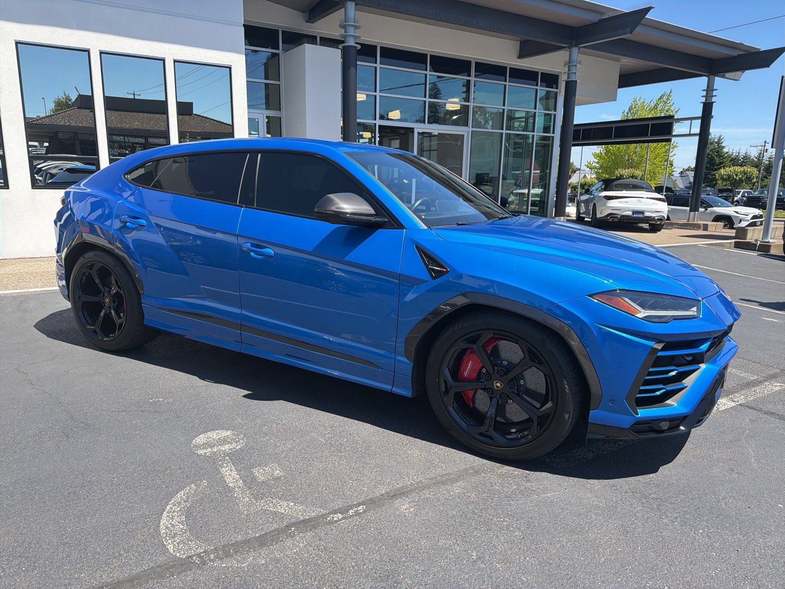 Used 2020 Lamborghini Urus AWD/4WD image 4
