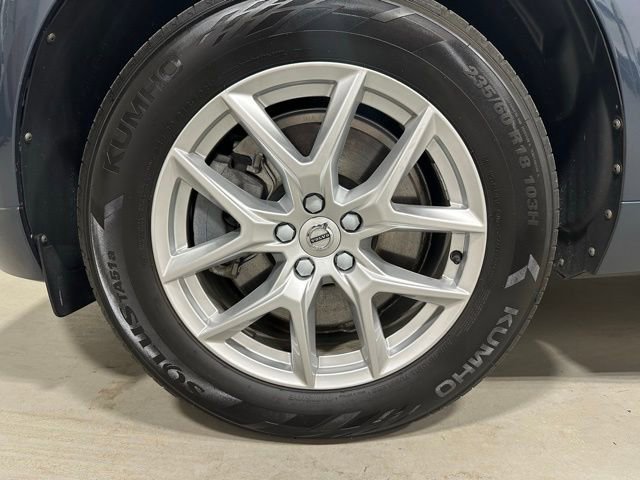 Used 2021 Volvo XC60 T6 Momentum image 24