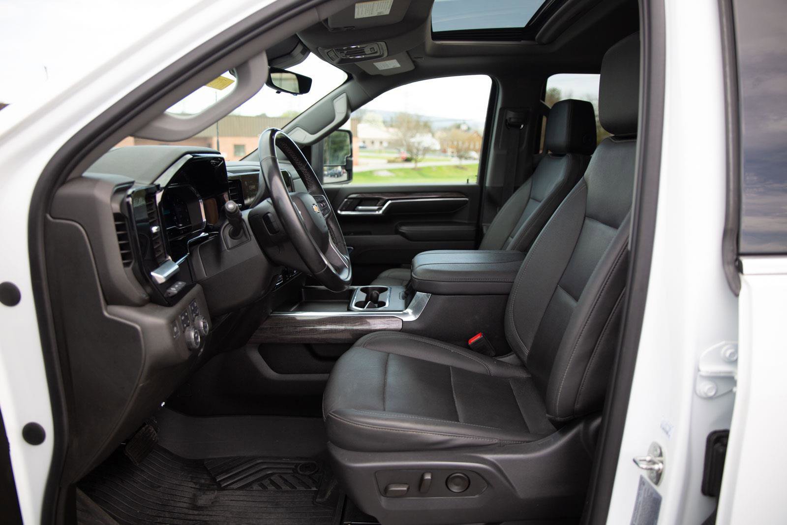 Certified 2024 Chevrolet Silverado 2500 LTZ w/ LTZ Convenience Package image 22