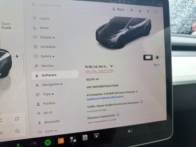 Used 2025 Tesla Model Y Performance AWD/4WD image 13