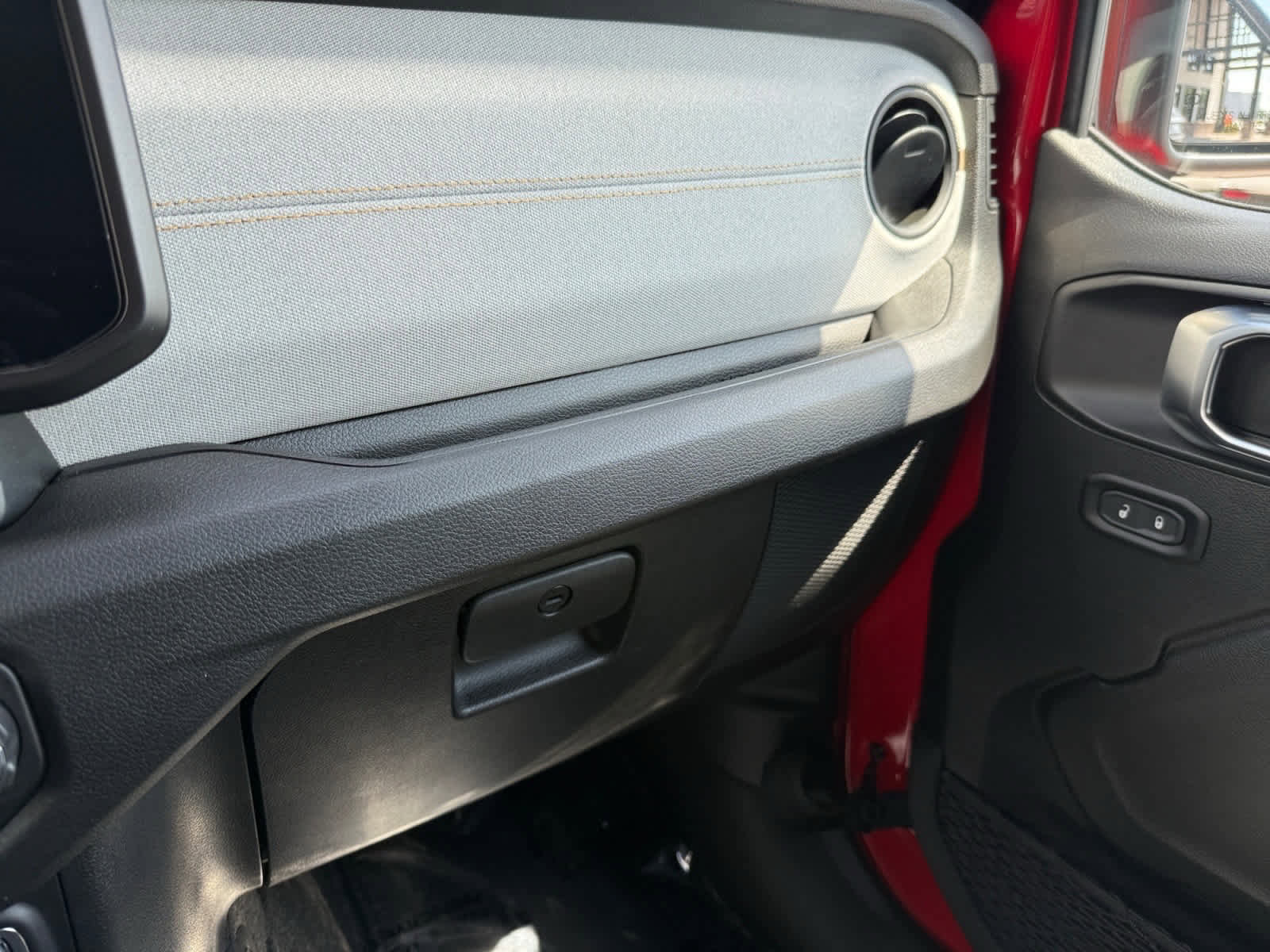 Used 2024 Jeep Wrangler Unlimited Sport AWD/4WD image 27