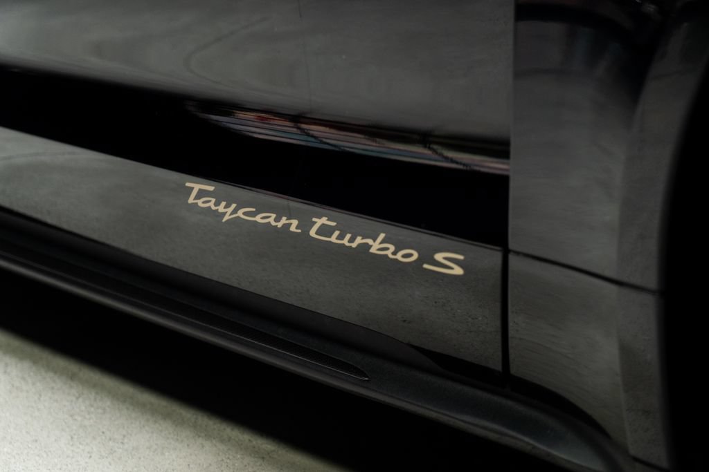 Used 2021 Porsche Taycan Turbo S w/ Premium Package AWD/4WD image 12