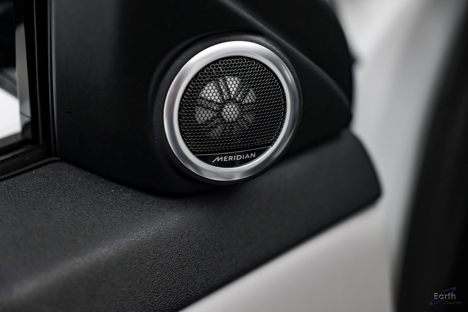 Used 2024 Land Rover Range Rover Evoque Dynamic SE image 75