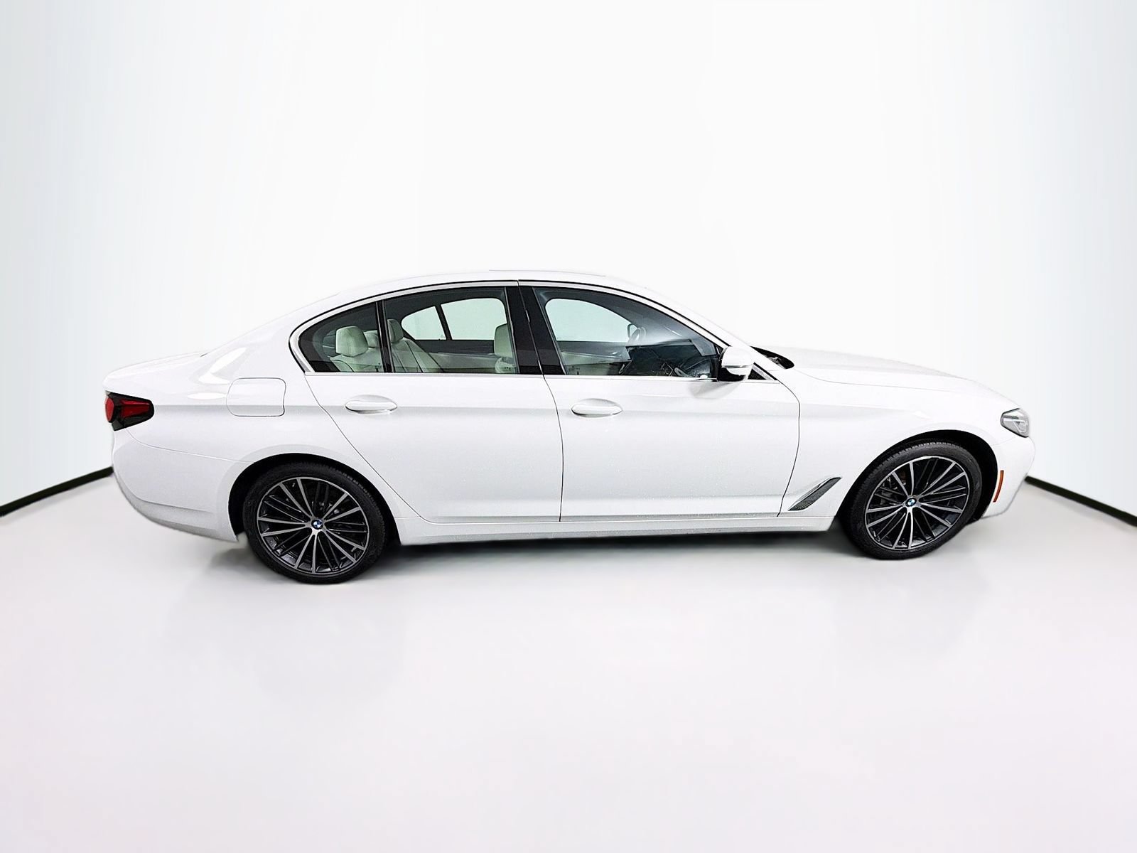 Used 2023 BMW 540i w/ Premium Package RWD image 8