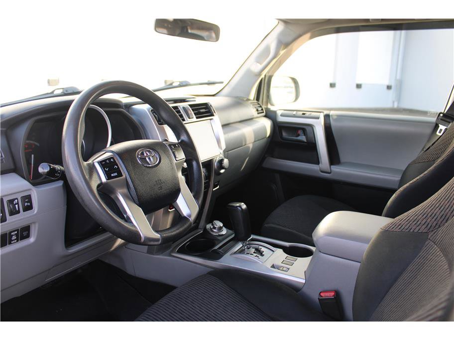 Used 2013 Toyota 4Runner SR5 w/ Convenience Pkg image 9