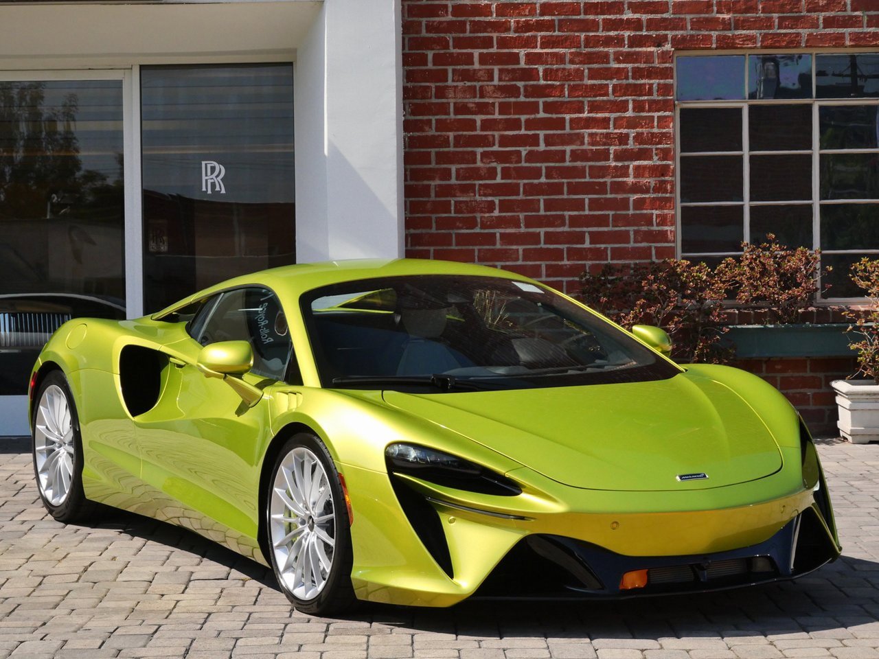 Used 2025 McLaren Artura