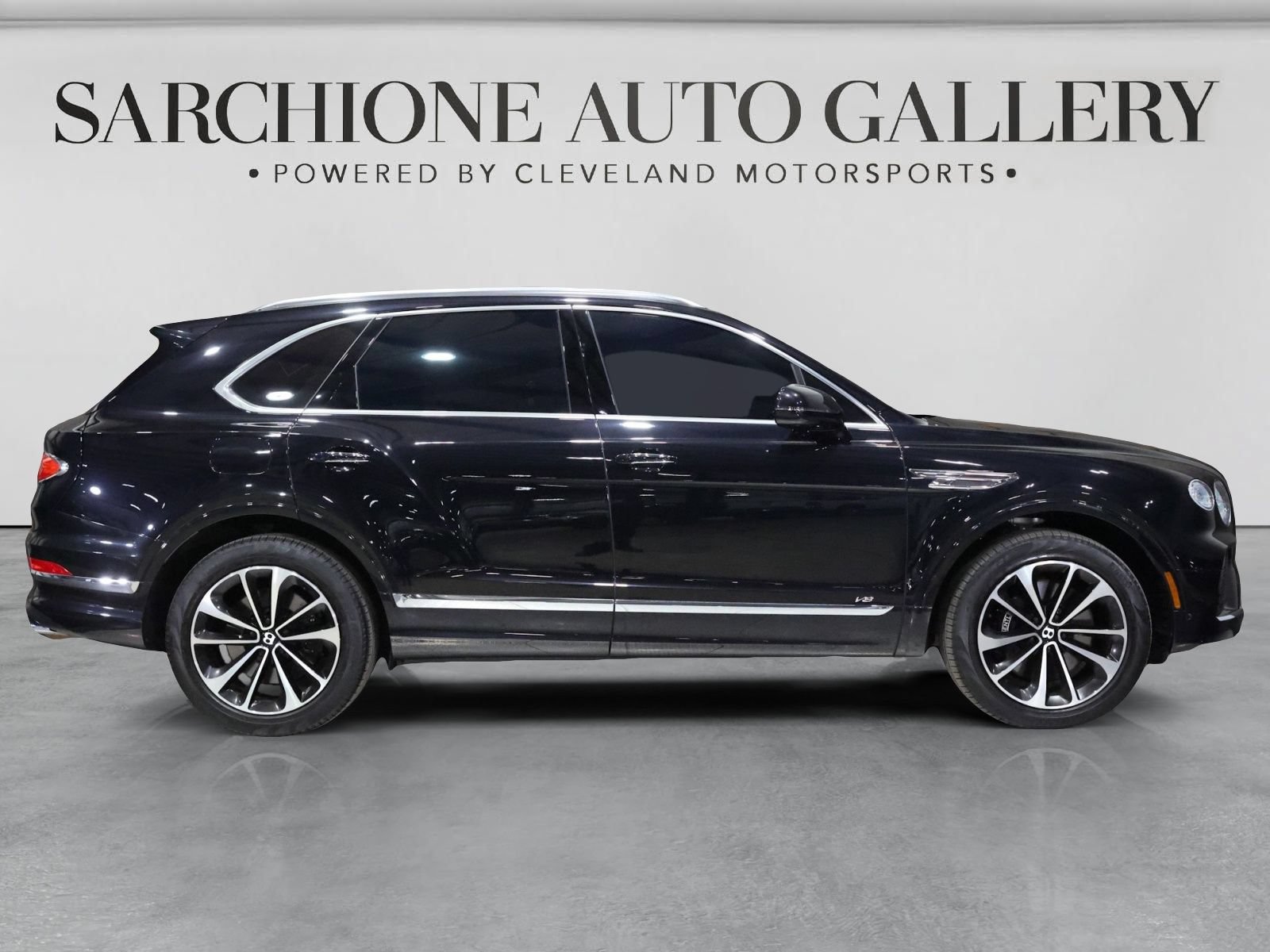 Used 2022 Bentley Bentayga AWD/4WD image 11