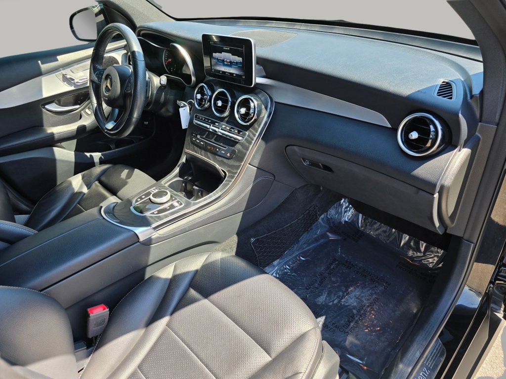Used 2019 Mercedes-Benz GLC 300 4MATIC image 27
