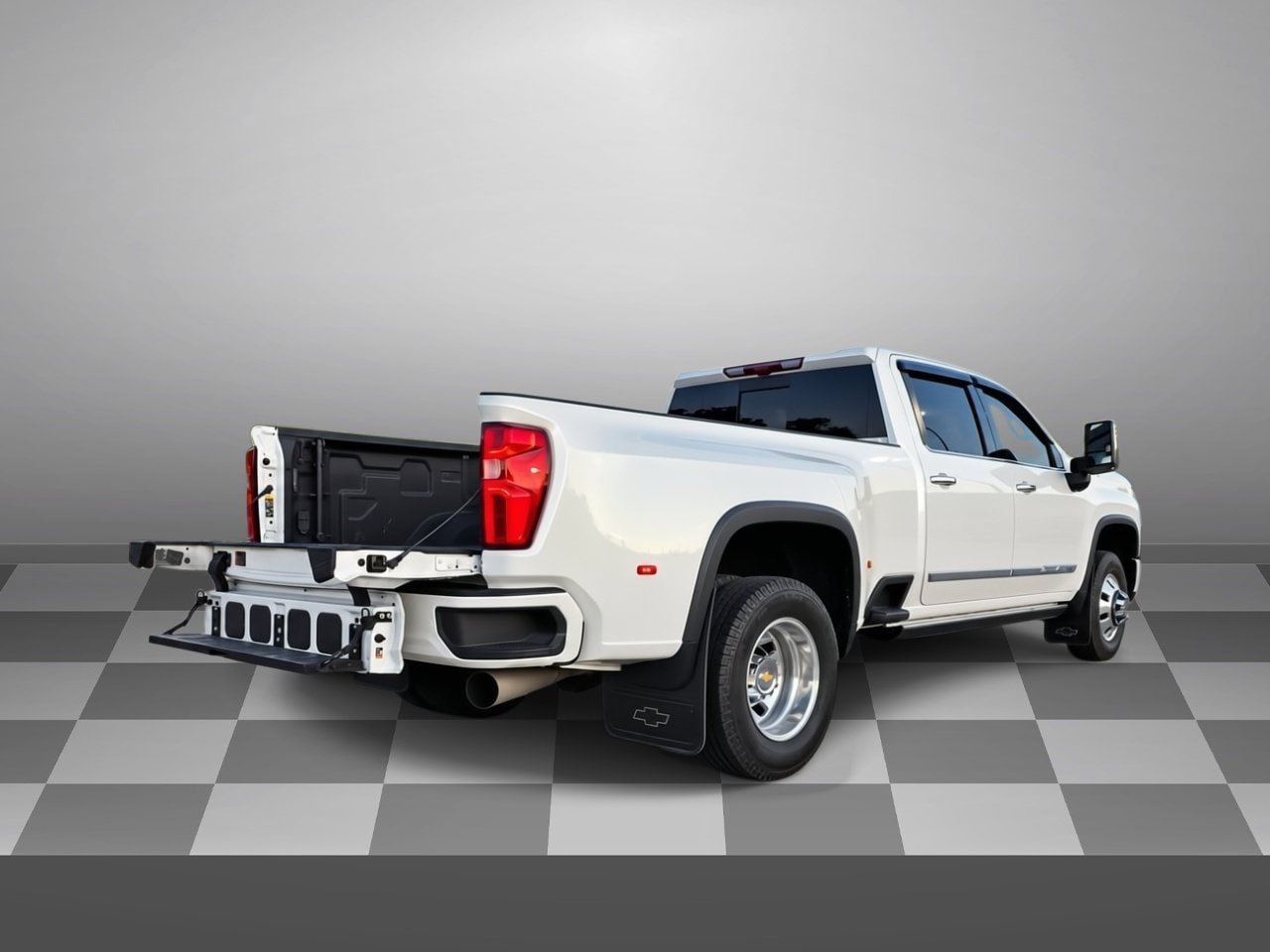 Certified 2024 Chevrolet Silverado 3500 High Country w/ High Country Premium Package AWD/4WD image 6