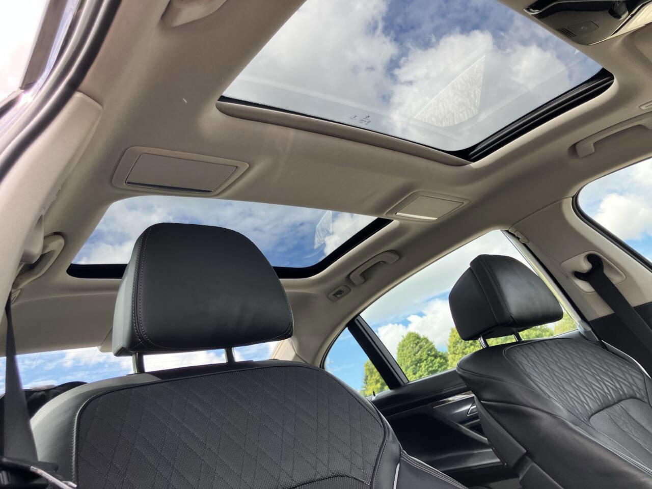 Used 2016 BMW 750i xDrive image 10