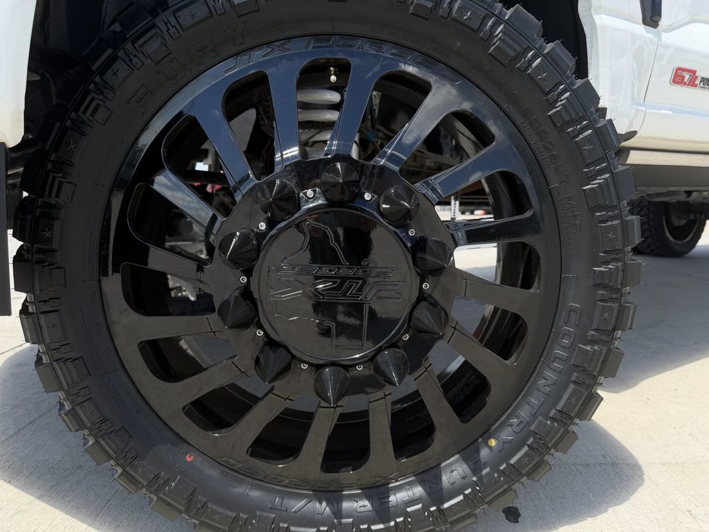 Used 2025 Ford F350 Platinum AWD/4WD image 9