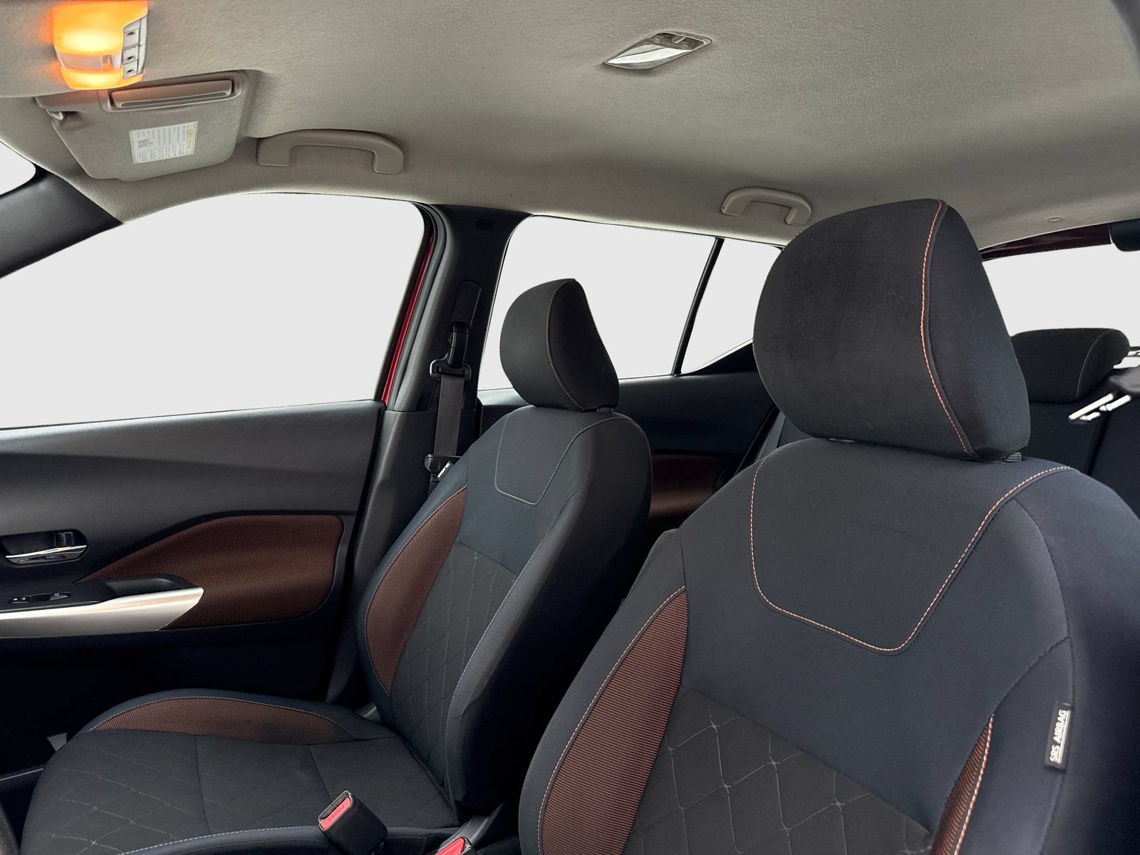Used 2018 Nissan Kicks SR FWD image 15