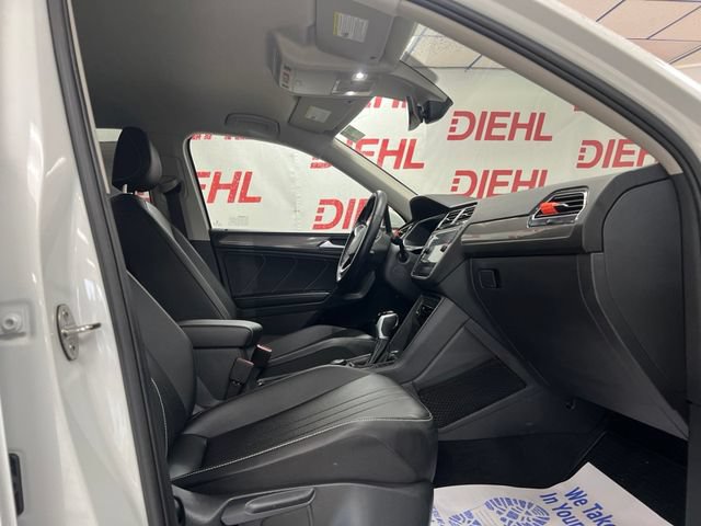 Used 2024 Volkswagen Tiguan SE AWD/4WD image 13