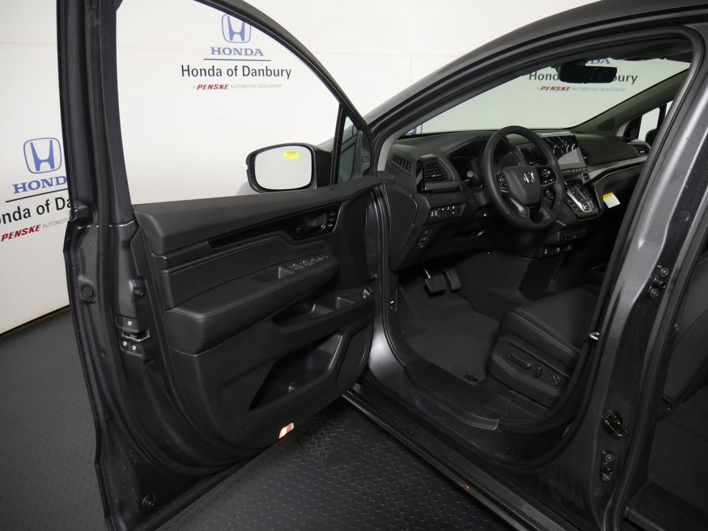 New 2026 Honda Odyssey Touring image 9