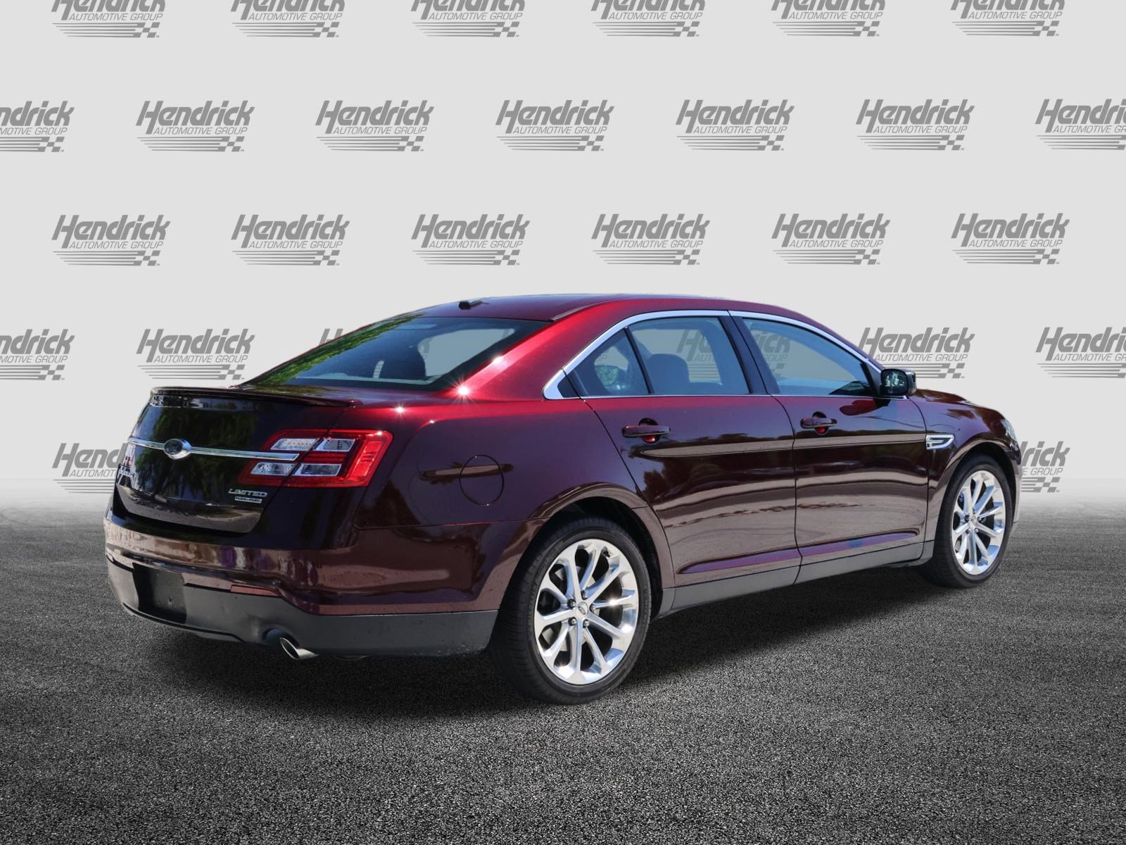 Used 2018 Ford Taurus Limited image 9