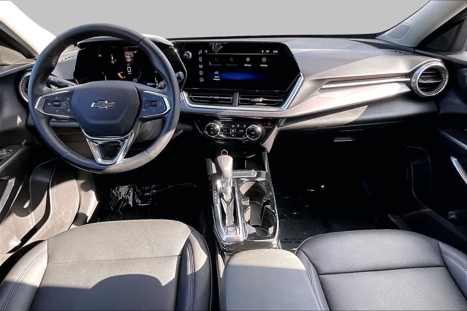 Certified 2025 Chevrolet Trax ACTIV w/ Driver Confidence Package FWD image 15