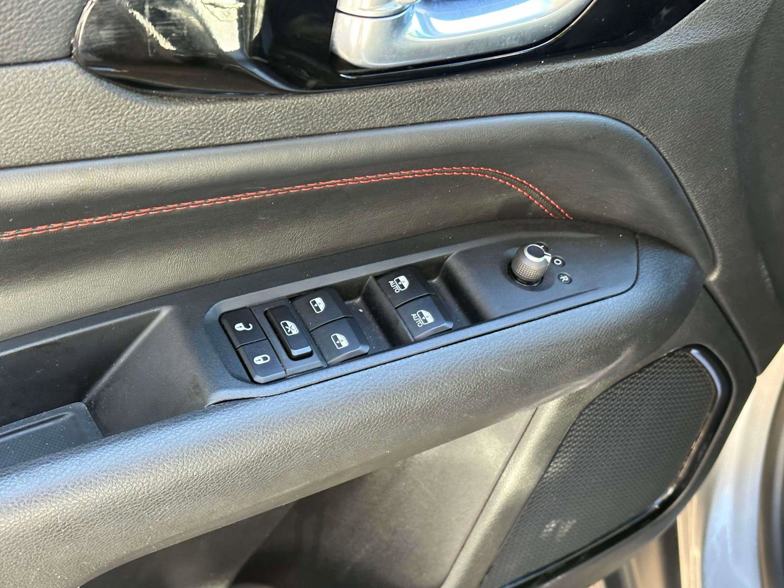 Used 2023 Jeep Compass Trailhawk image 16