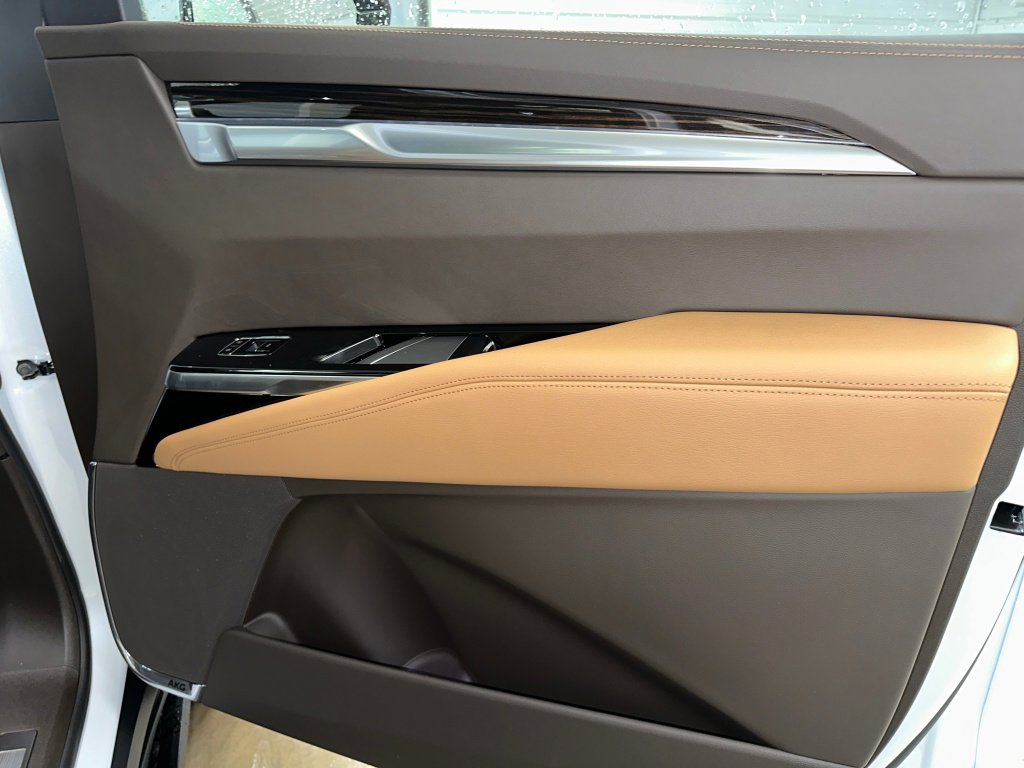 New 2026 Cadillac Escalade ESV Luxury w/ Touring Package image 32