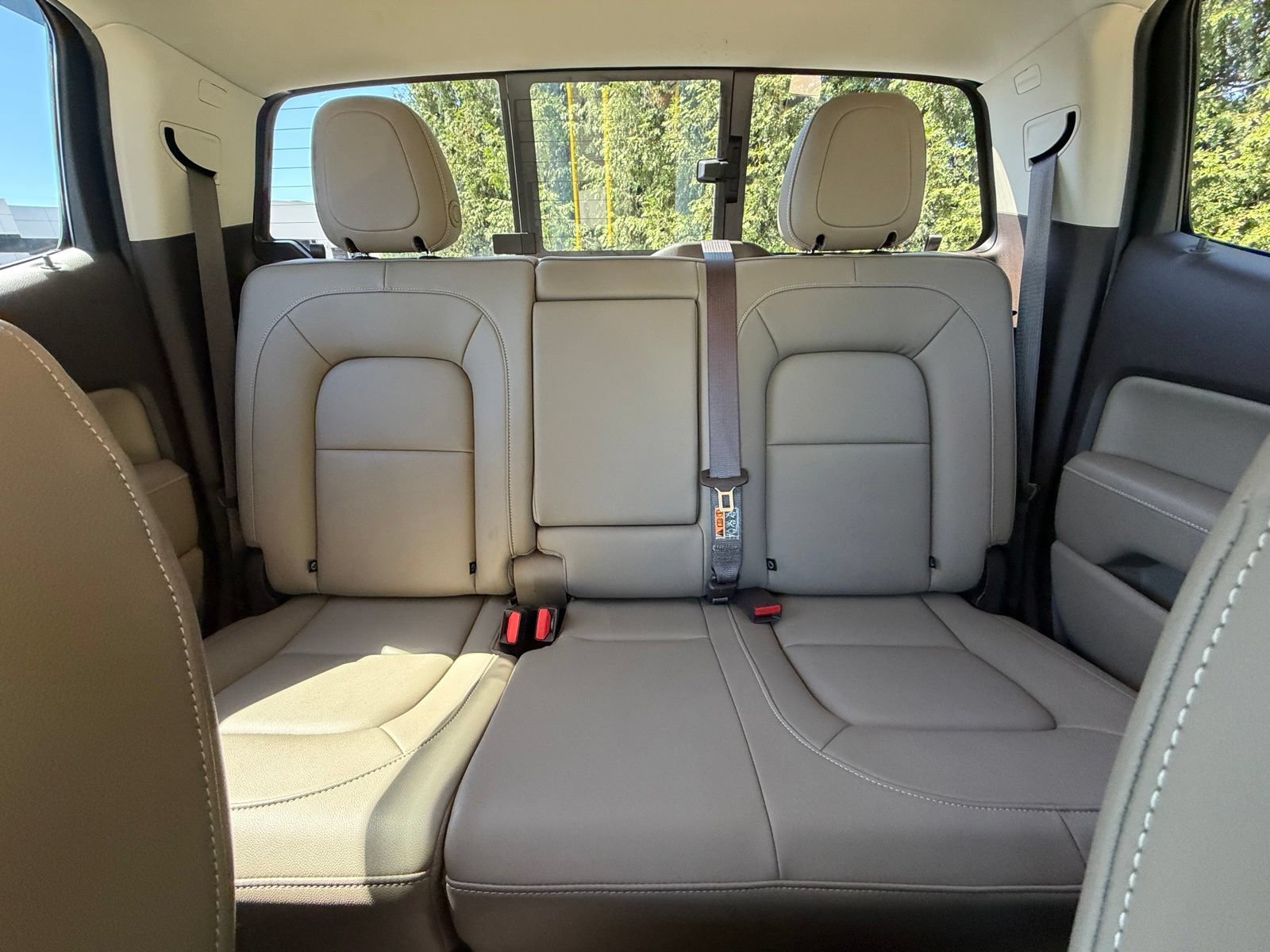 Used 2019 GMC Canyon SLT w/ Driver Alert Package AWD/4WD image 3