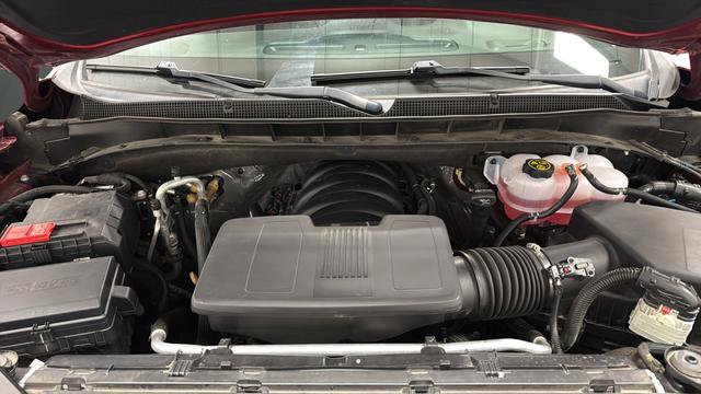 Used 2022 Chevrolet Tahoe Z71 w/ Luxury Package AWD/4WD image 28