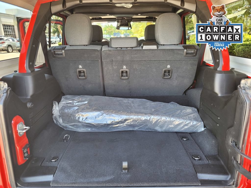 Used 2025 Jeep Wrangler Unlimited Sahara AWD/4WD image 23