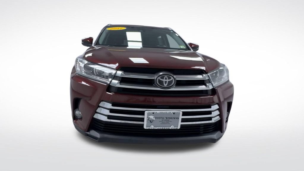 Used 2017 Toyota Highlander Limited AWD/4WD image 3