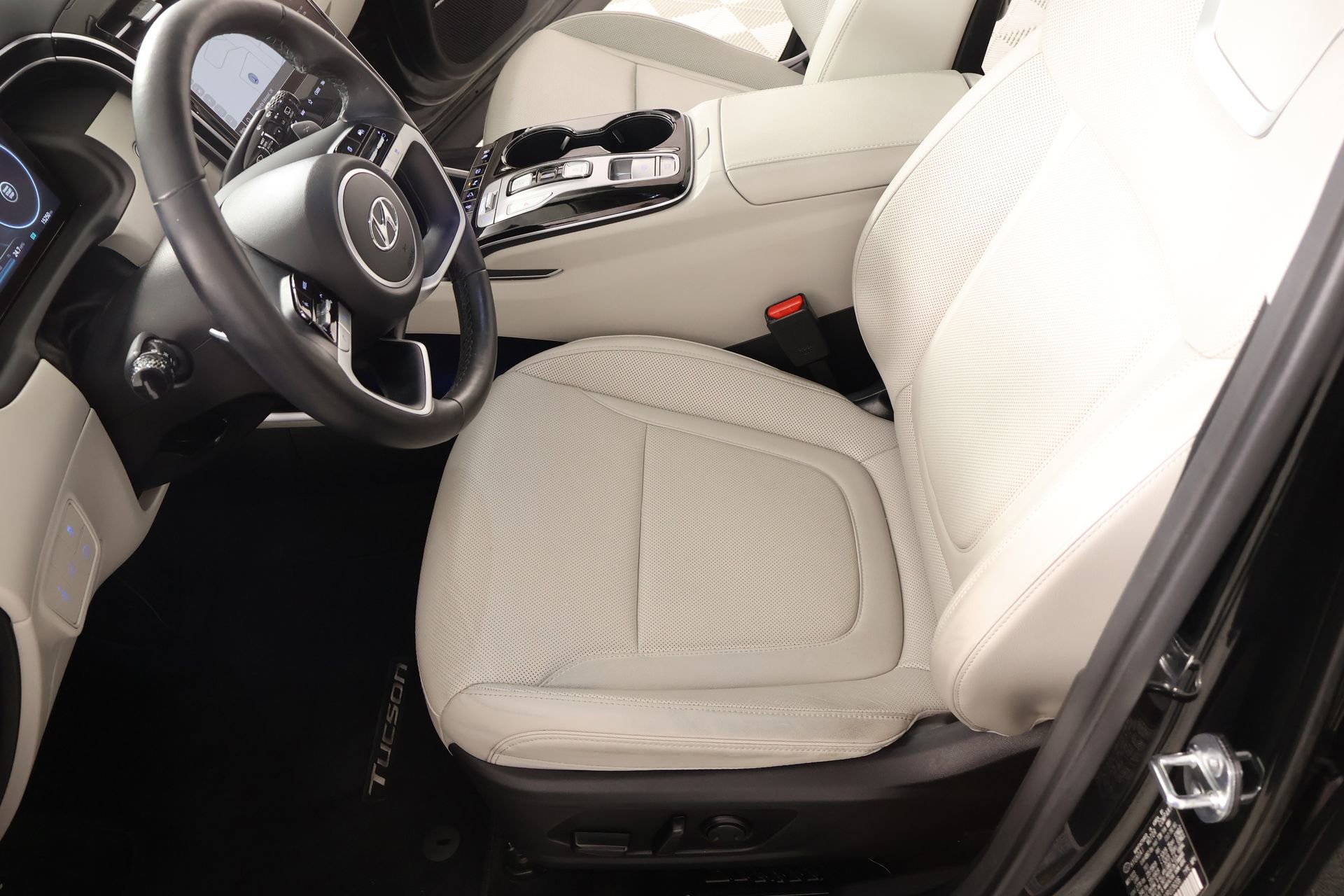 Certified 2023 Hyundai Tucson Limited image 12