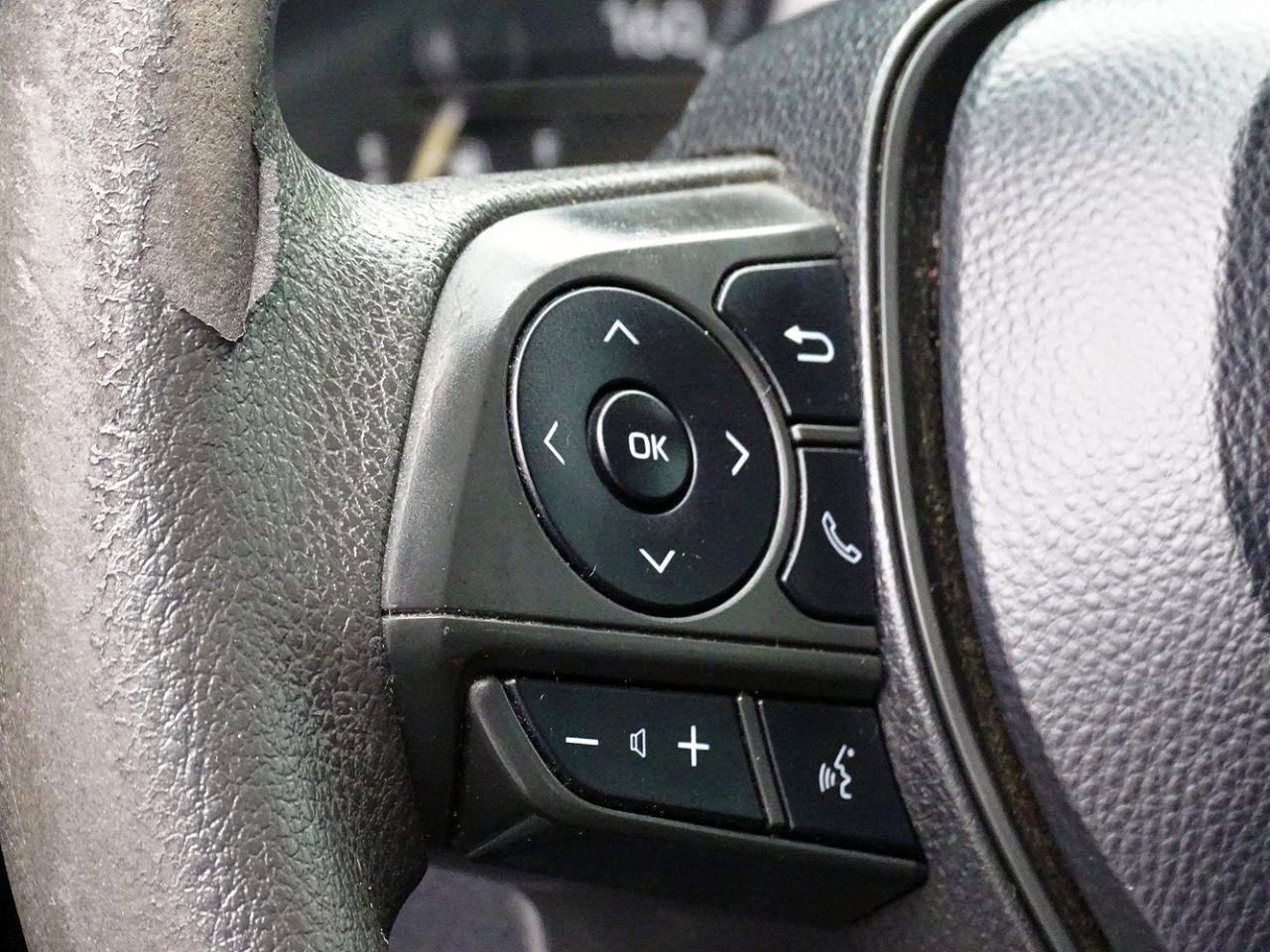 Used 2020 Toyota Corolla LE FWD image 23