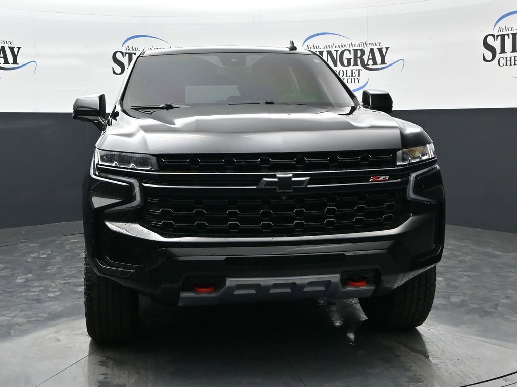 Used 2023 Chevrolet Tahoe Z71 w/ Luxury Package AWD/4WD image 2