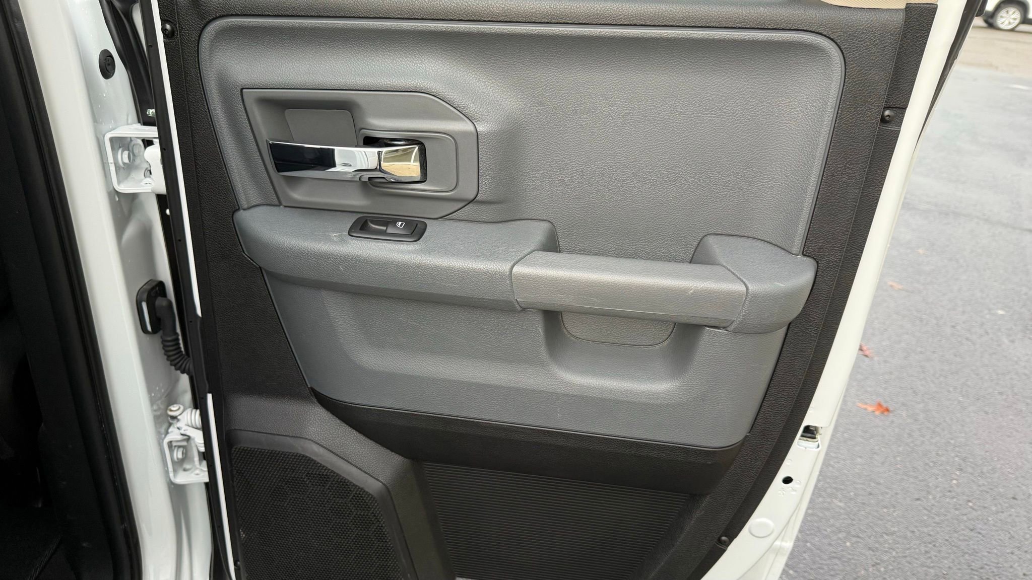 Used 2024 RAM 1500 Classic SLT image 21