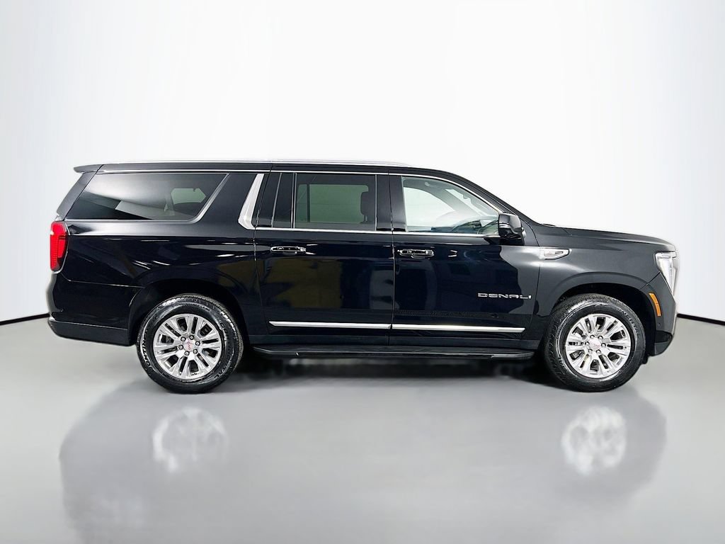Used 2025 GMC Yukon XL Denali AWD/4WD image 4