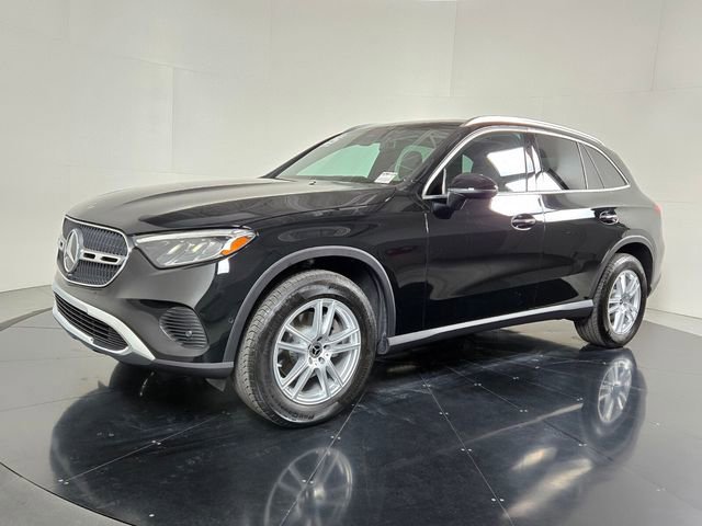 Used 2025 Mercedes-Benz GLC 300 image 2
