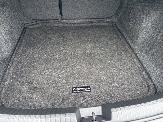Used 2025 Volkswagen Jetta SEL FWD image 32