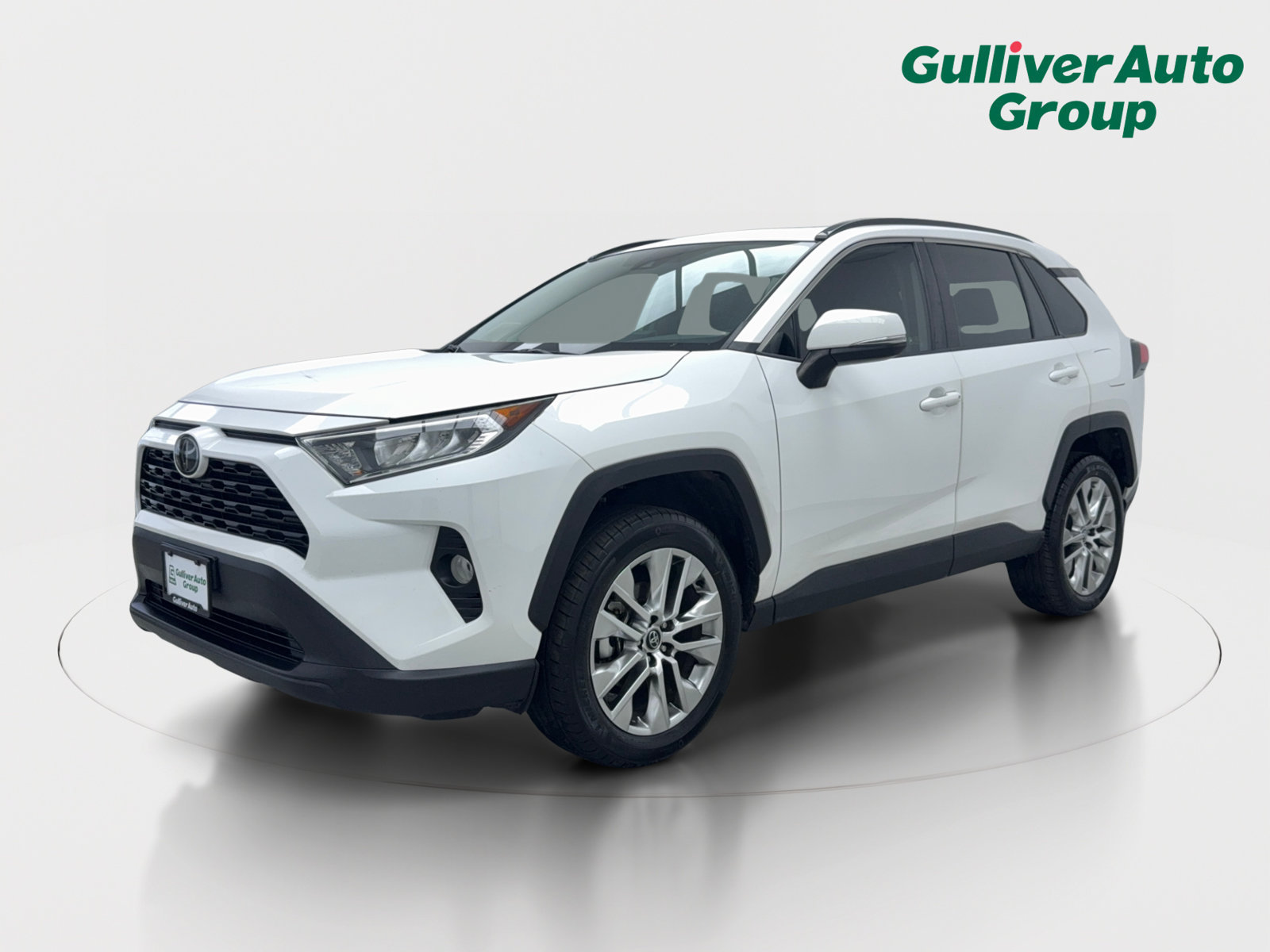 Used 2020 Toyota RAV4 XLE Premium FWD image 2