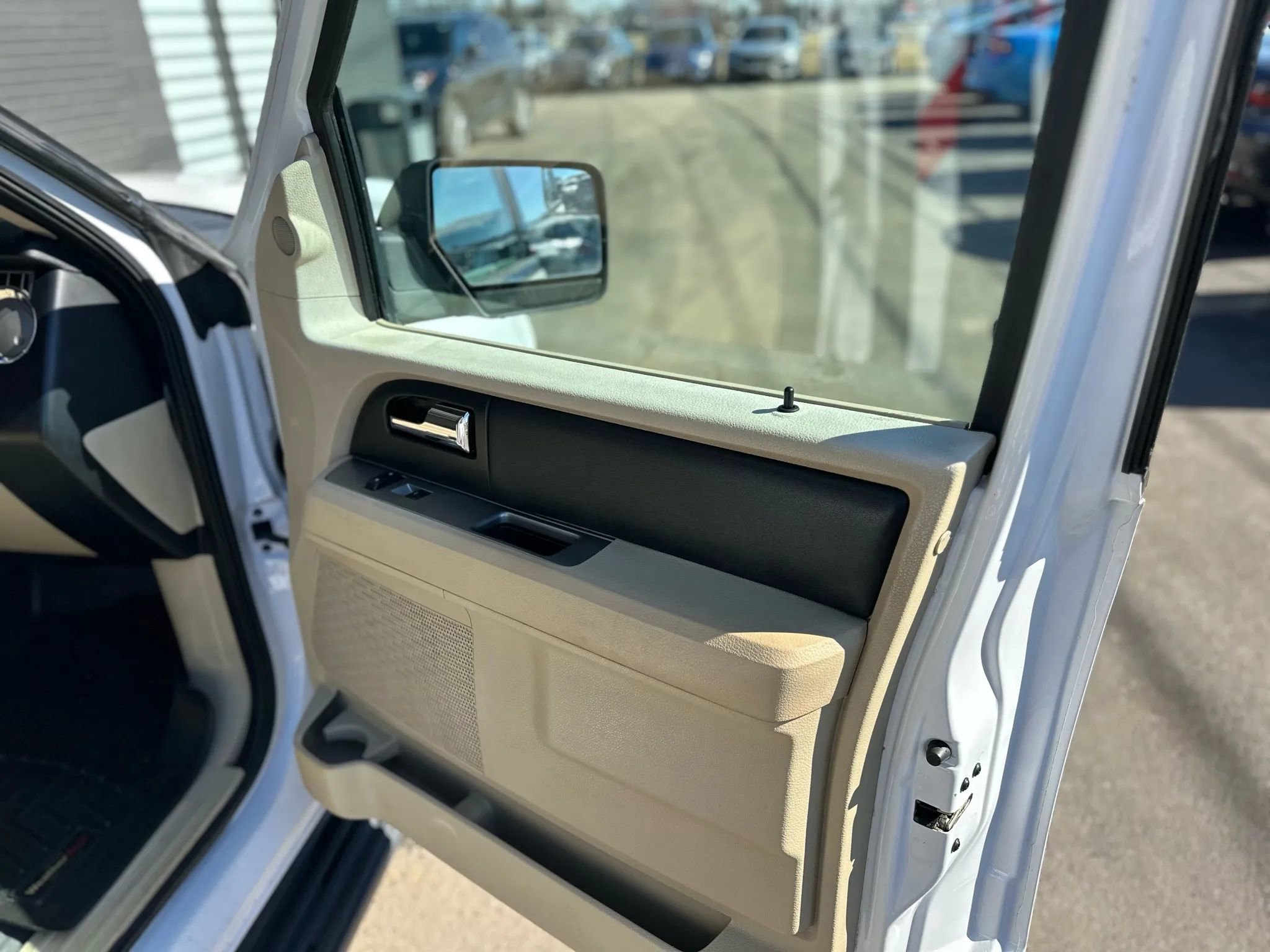 Used 2015 Ford Expedition XL image 19