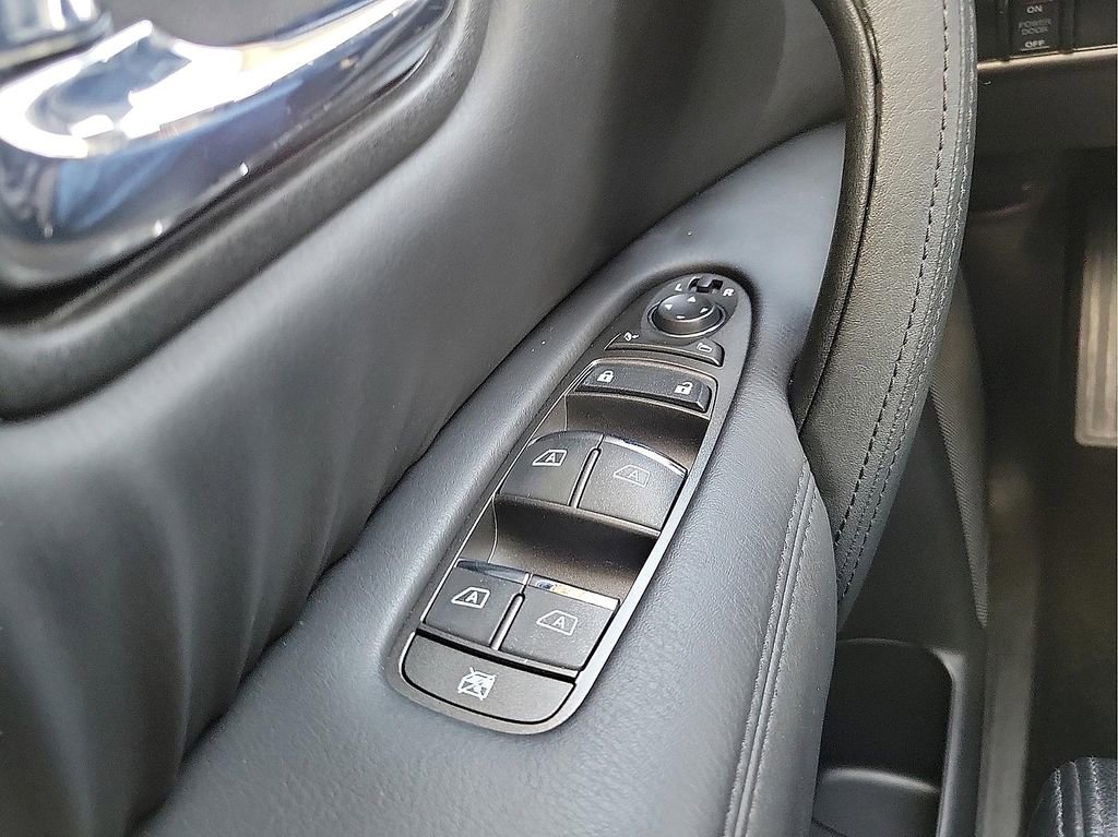 Used 2024 Nissan Armada SL w/ Captain's Chairs Package image 13