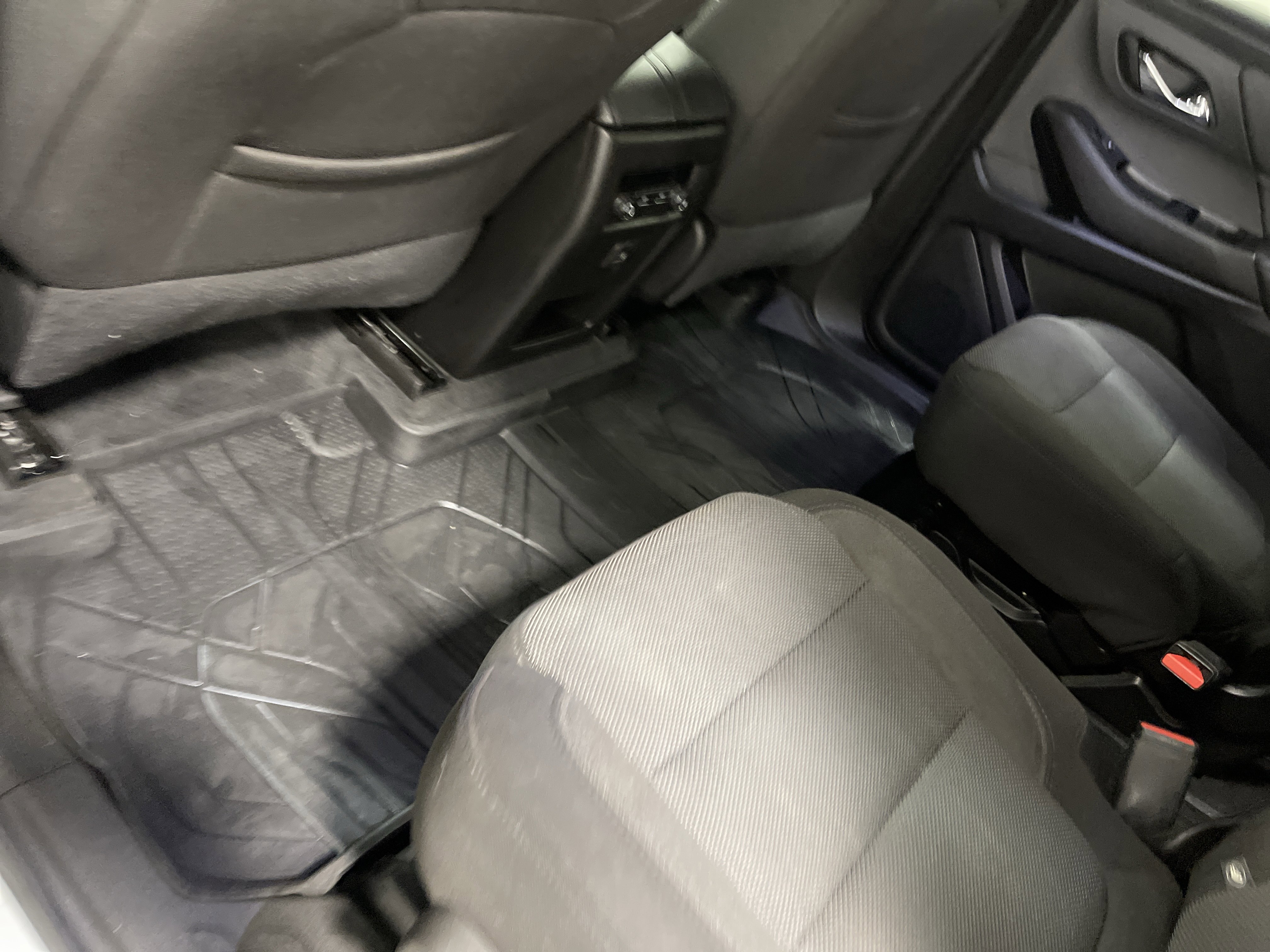 Used 2023 Chevrolet Traverse LT FWD image 17