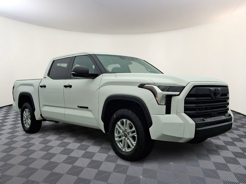 Used 2022 Toyota Tundra SR5 w/ SR5 Convenience Package image 1